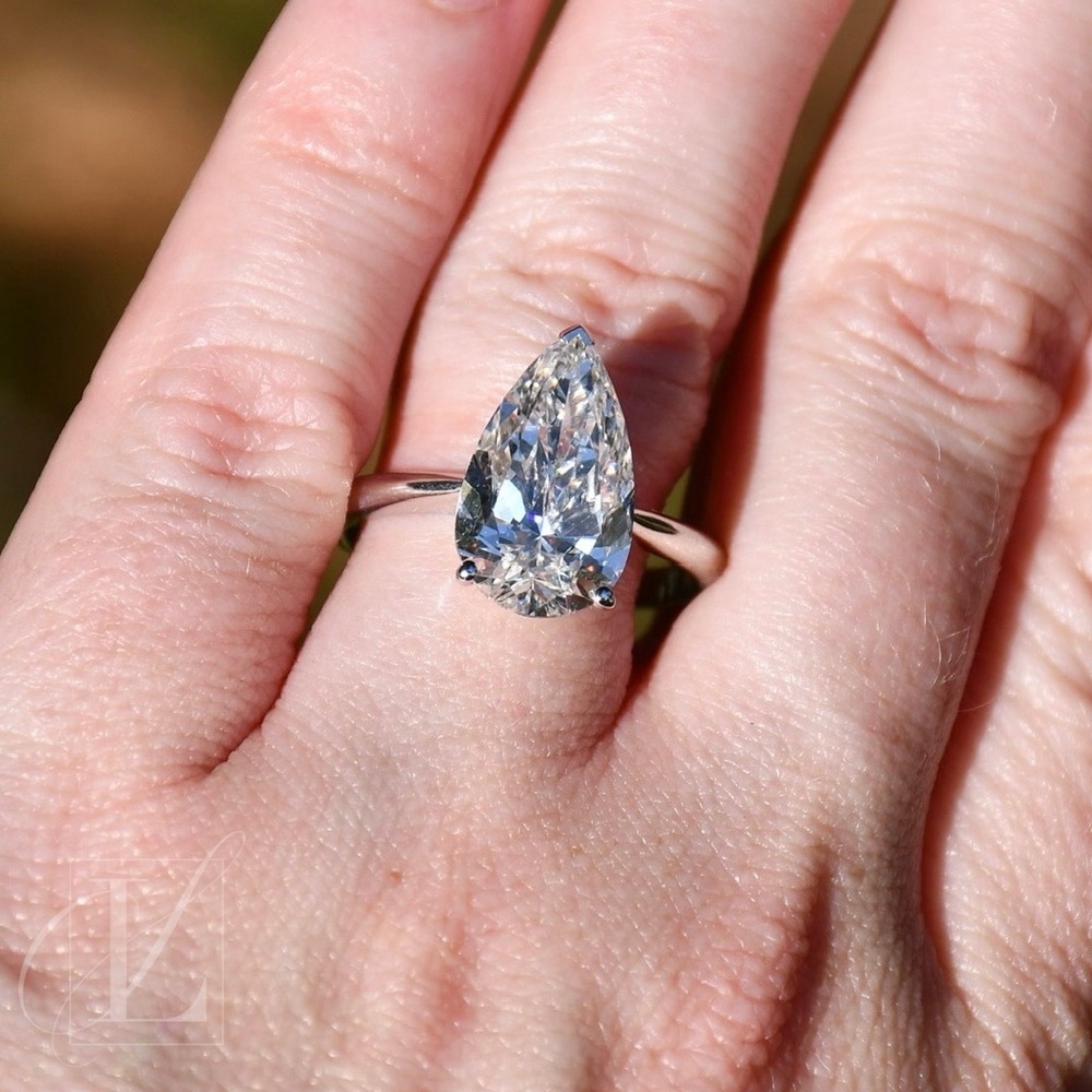 4.35 ct Lab Grown Diamond Solitaire 18K White Gold Ring with IGI Report